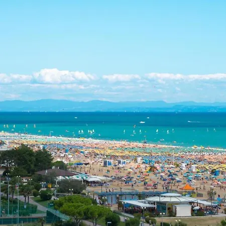 Apartmán Homely 1 Bedroom Flat With Side Sea View Bibione