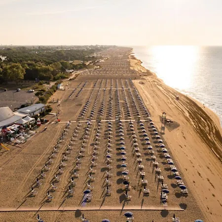 Apartmán Homely 1 Bedroom Flat With Side Sea View Bibione
