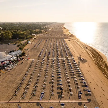 Homely One Bedroom Flat With Side Sea View