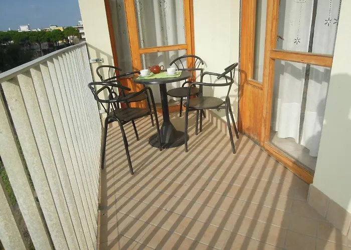 アパート Homely One Bedroom Flat With Side Sea View