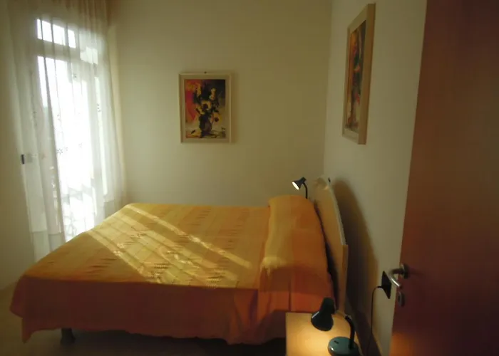 アパート Homely One Bedroom Flat With Side Sea View *