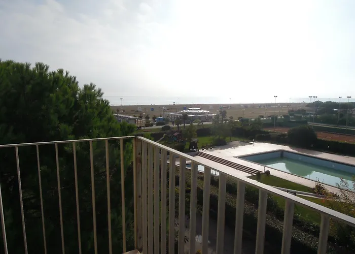 アパート Homely One Bedroom Flat With Side Sea View *