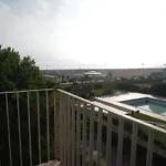 Appartement Homely One Bedroom Flat With Side Sea View *