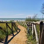 Homely One Bedroom Flat With Side Sea View *