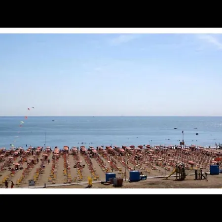 公寓 Homely One Bedroom Flat With Side Sea View *