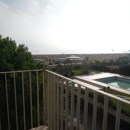 Appartement Homely One Bedroom Flat With Side Sea View *