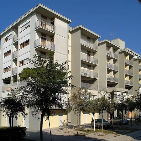 Homely One Bedroom Flat With Side Sea View