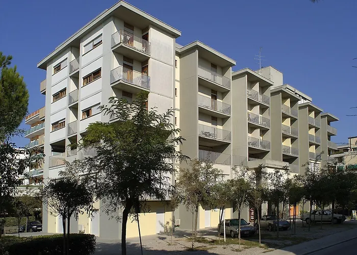 Homely One Bedroom Flat With Side Sea View